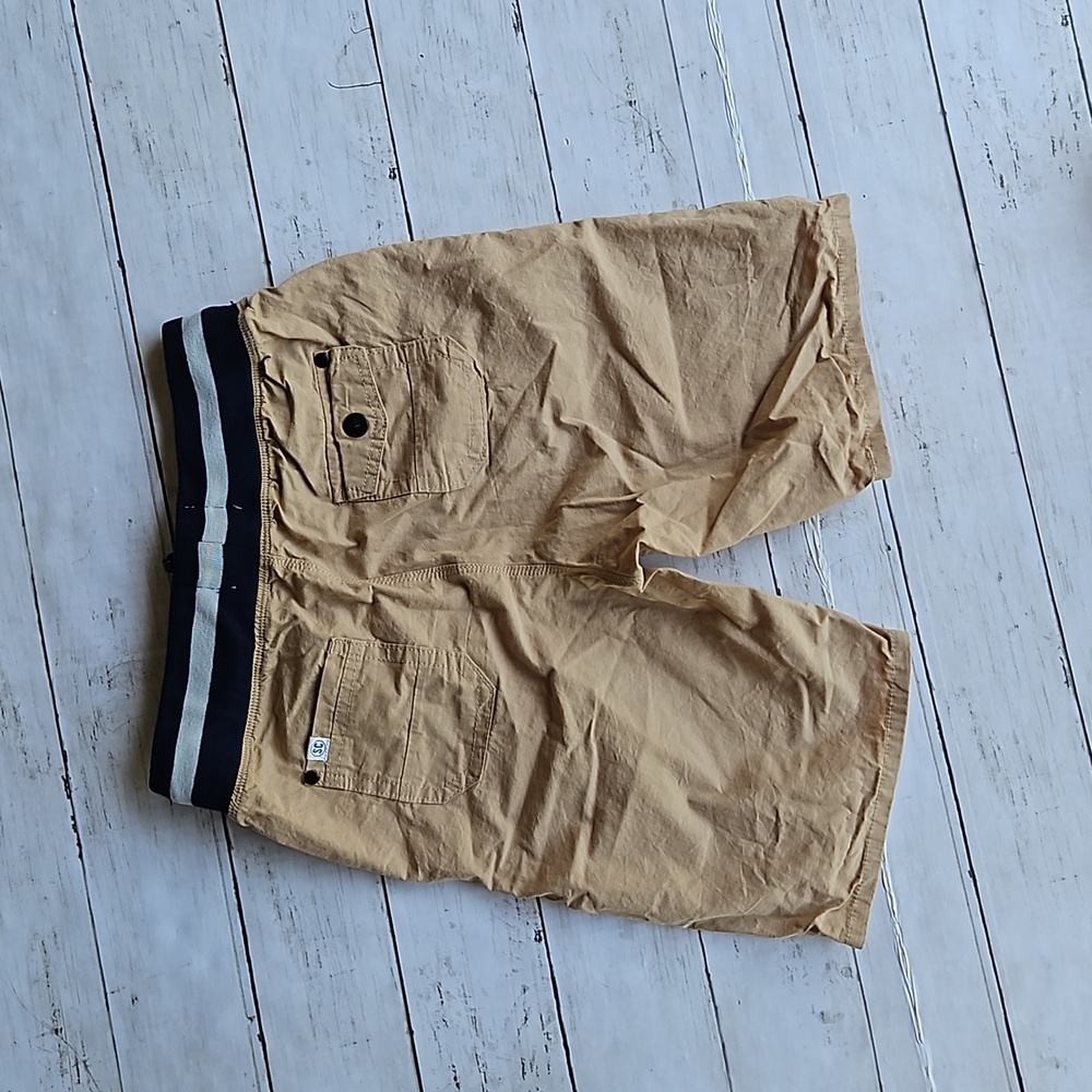 Button‎ up and Khaki Shorts Set Size M (10-12) - Picture 3 of 8